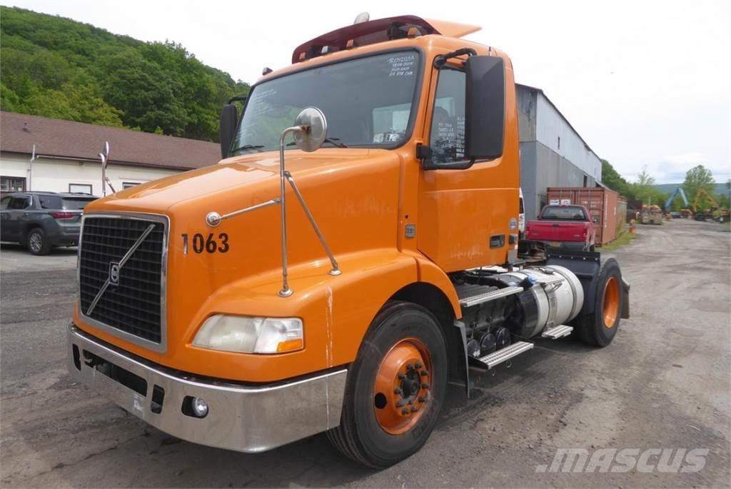 Volvo VNM42T Camiones chasis