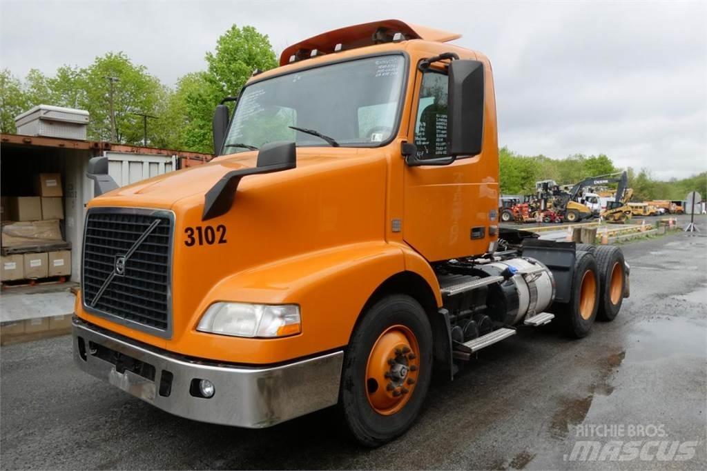 Volvo VNM64T Camiones chasis