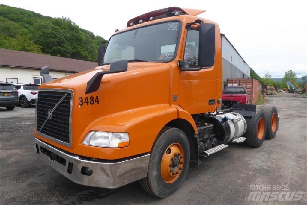 Volvo VNM64T Camiones chasis