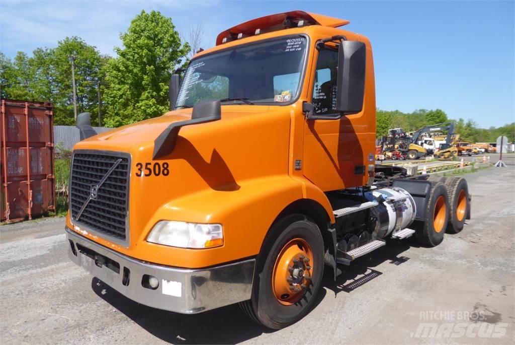 Volvo VNM64T Camiones chasis