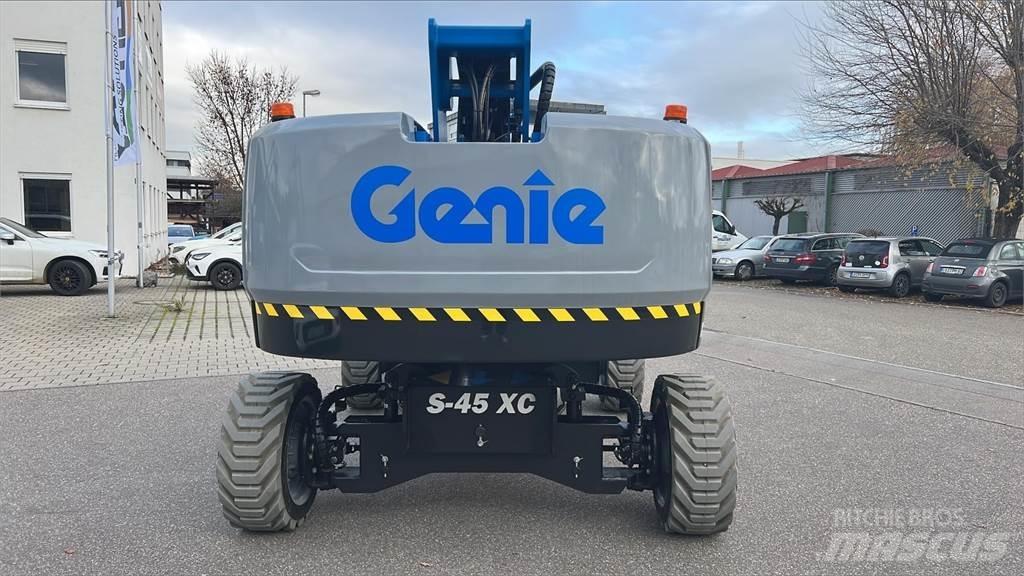 Genie S-45 XC Plataforma de trabajo articulada