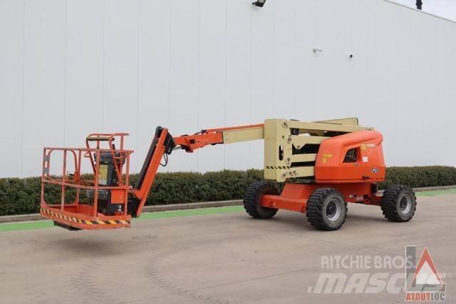 JLG 520AJ Plataforma de trabajo articulada
