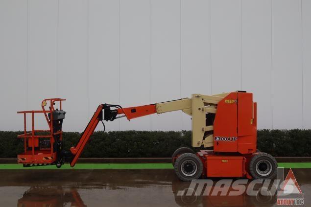 JLG E300AJP Plataforma de trabajo articulada