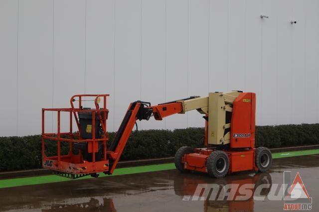 JLG E300AJP Plataforma de trabajo articulada