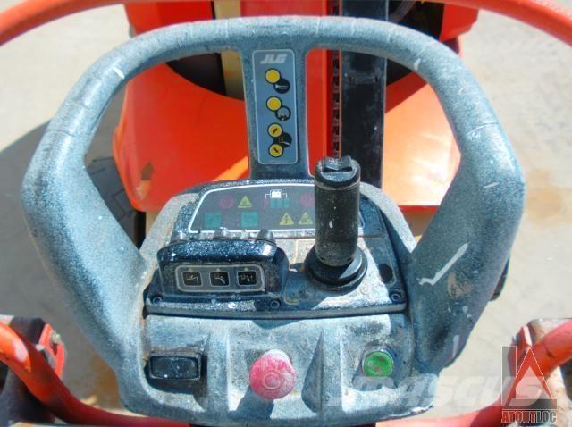 JLG TOUCAN 12E + Plataforma de trabajo articulada