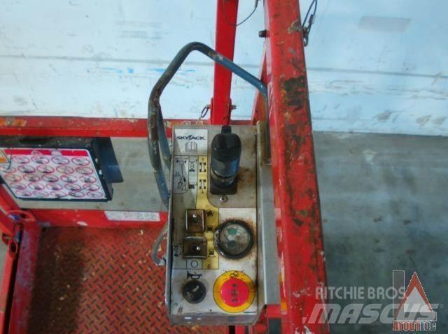 SkyJack SJ3219 Plataforma de trabajo articulada