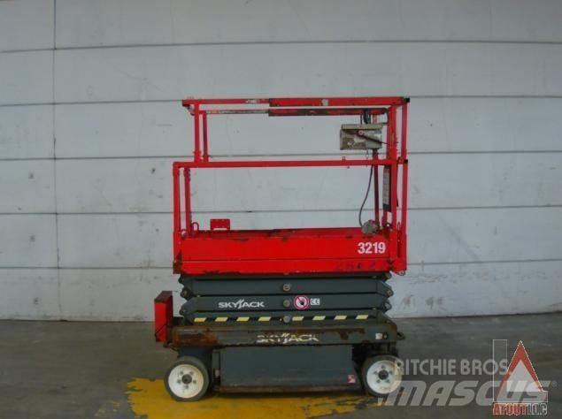 SkyJack SJ3219 Plataforma de trabajo articulada