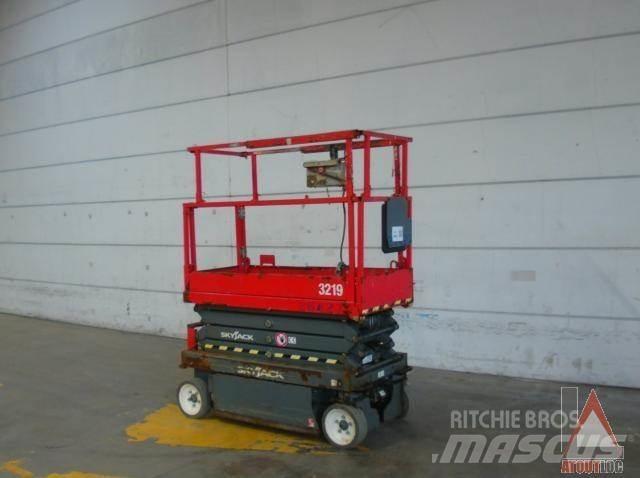 SkyJack SJ3219 Plataforma de trabajo articulada