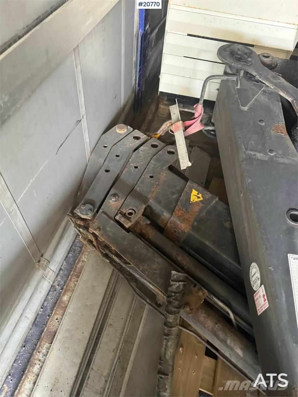 Hiab 125-4 Crane Otros