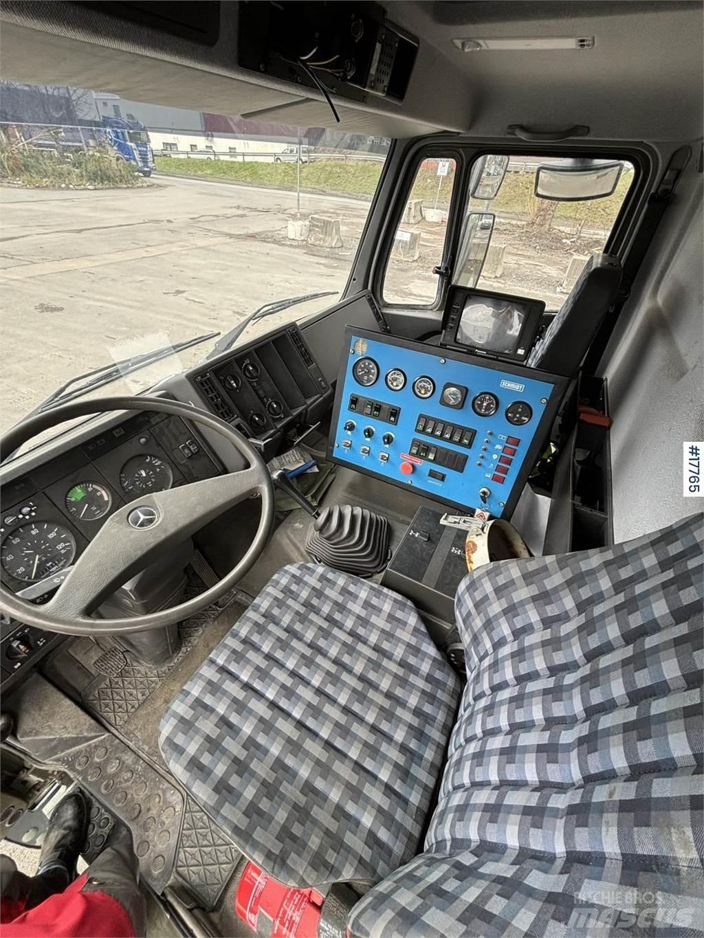 Mercedes-Benz 1824 Otros tipos de vehículo de asistencia