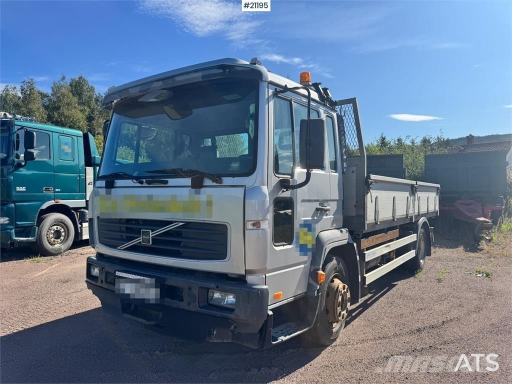 Volvo FL250 Truck. Camiones plataforma