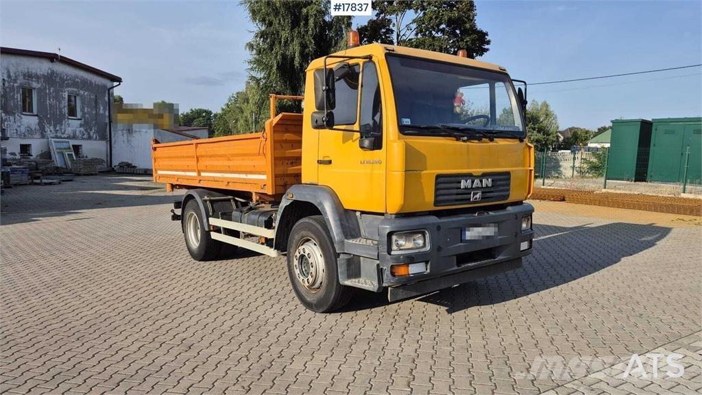 MAN 18.225 LC Camiones bañeras basculantes o volquetes