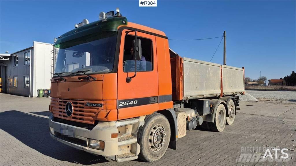 Mercedes-Benz Actros Camiones bañeras basculantes o volquetes