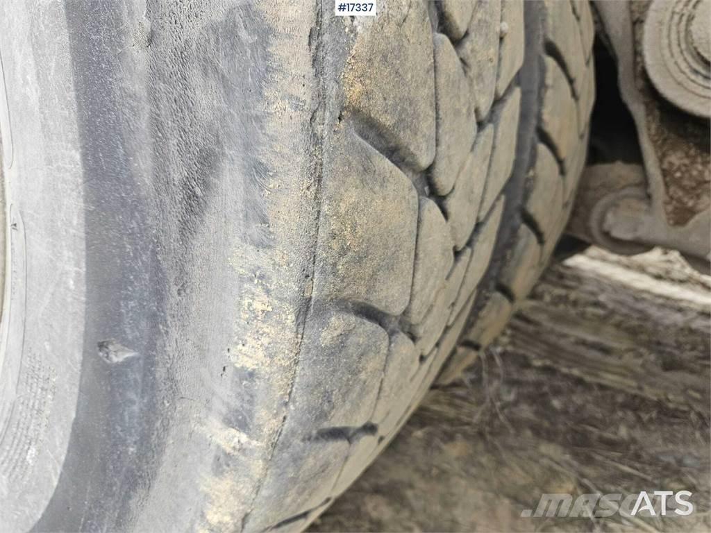 Renault Kerax 8x4 Camiones bañeras basculantes o volquetes