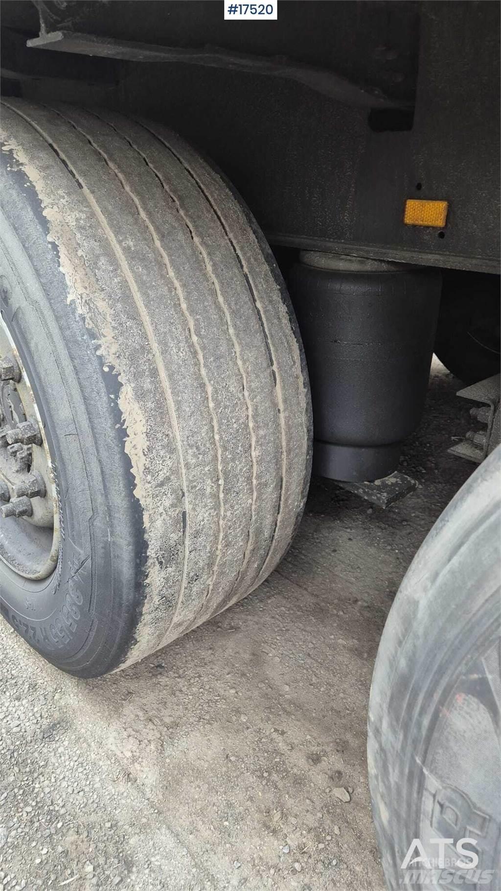 Schmitz SKO 24 Semirremolques con caja de lona