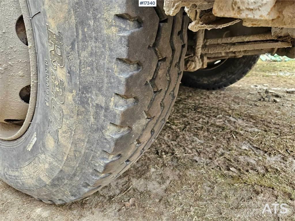 Volvo 420 8x4 Camiones bañeras basculantes o volquetes
