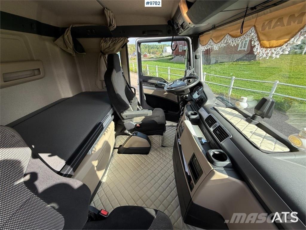 MAN TGX 26.500 6X2 Camiones polibrazo