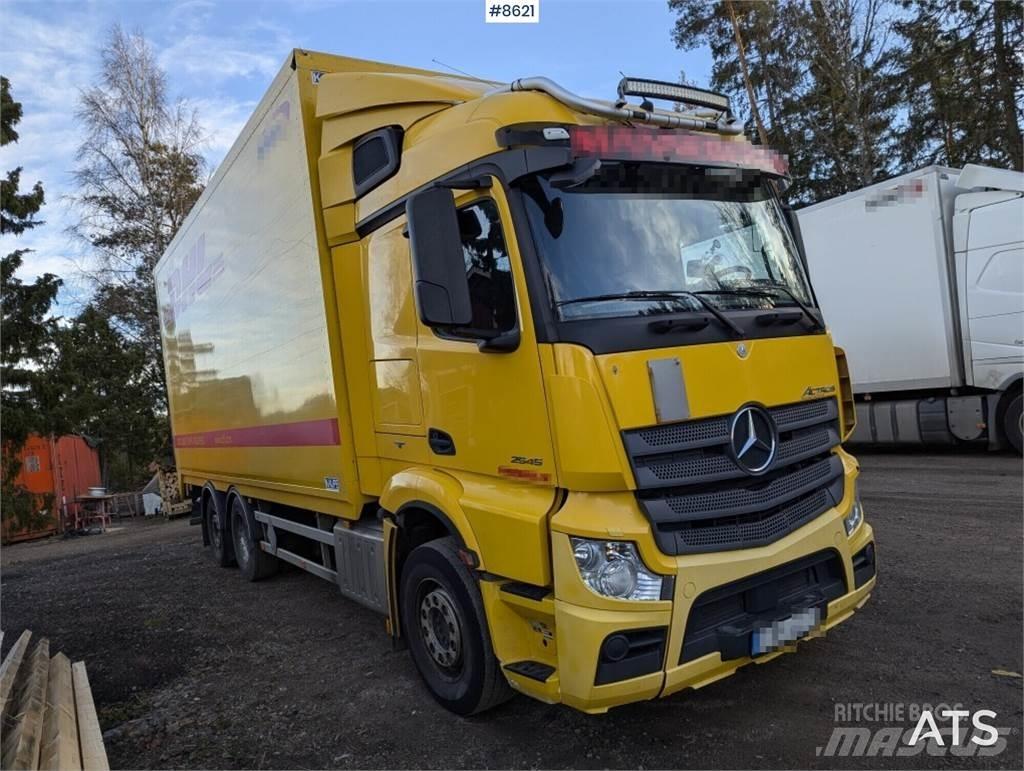 Mercedes-Benz 963-0-C Camiones caja cerrada