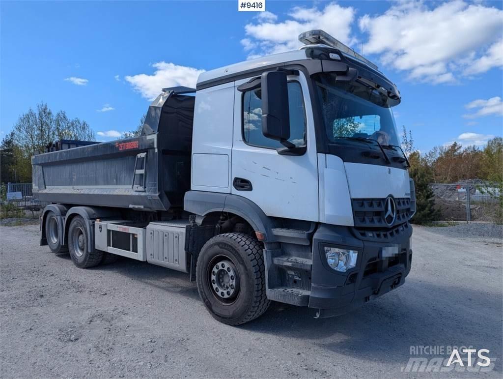 Mercedes-Benz Arocs Camiones bañeras basculantes o volquetes