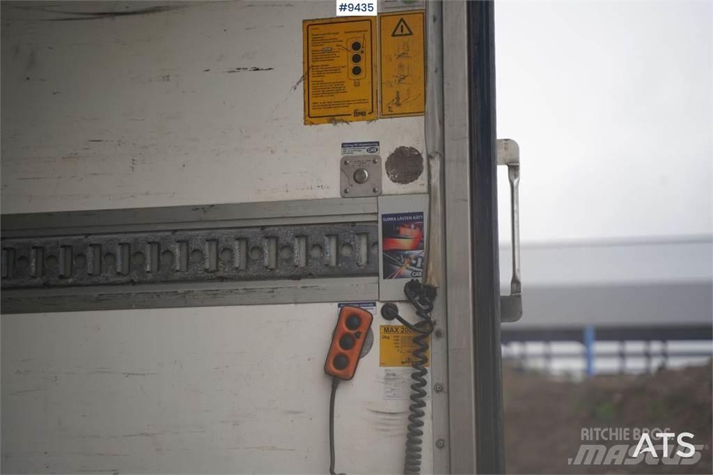 Mercedes-Benz ATEGO Camiones caja cerrada