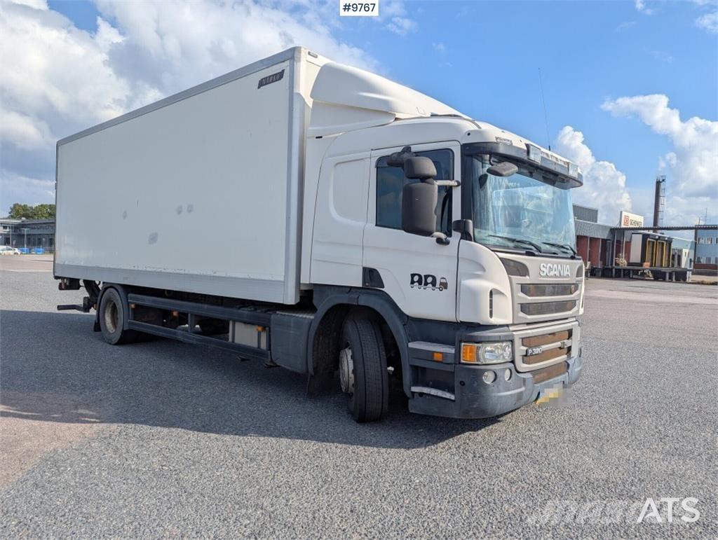 Scania P320 Camiones caja cerrada