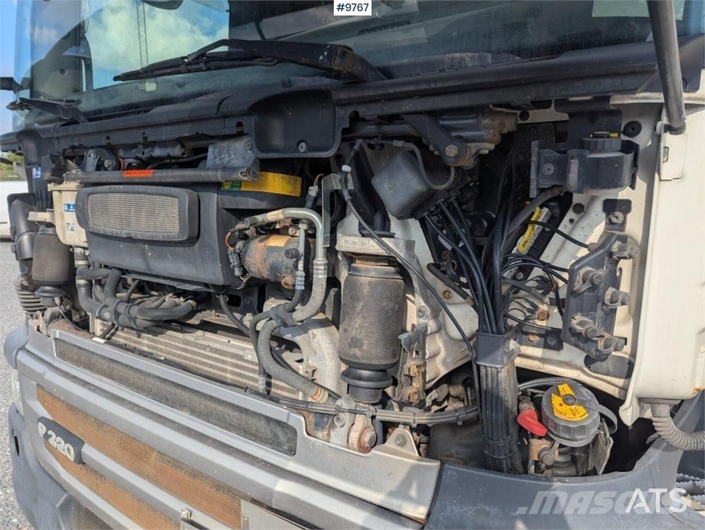 Scania P320 Camiones caja cerrada