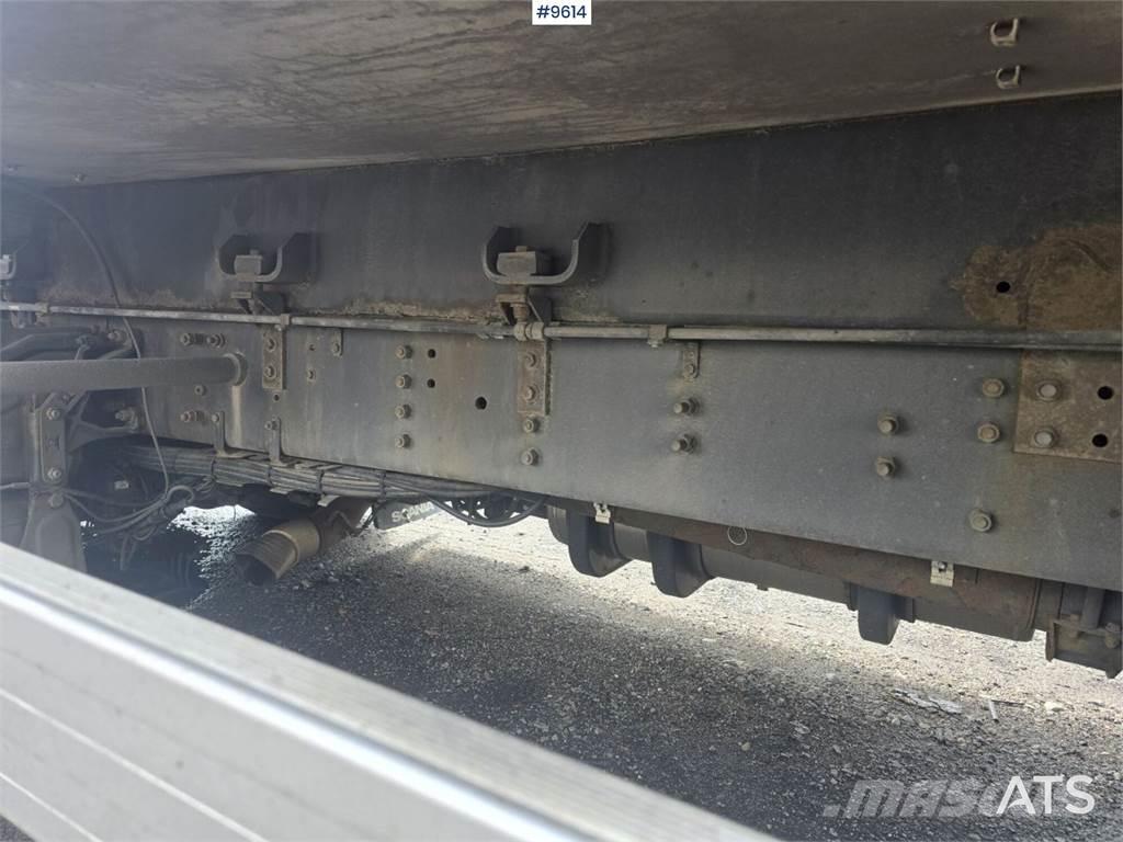 Scania R490 Camiones caja cerrada