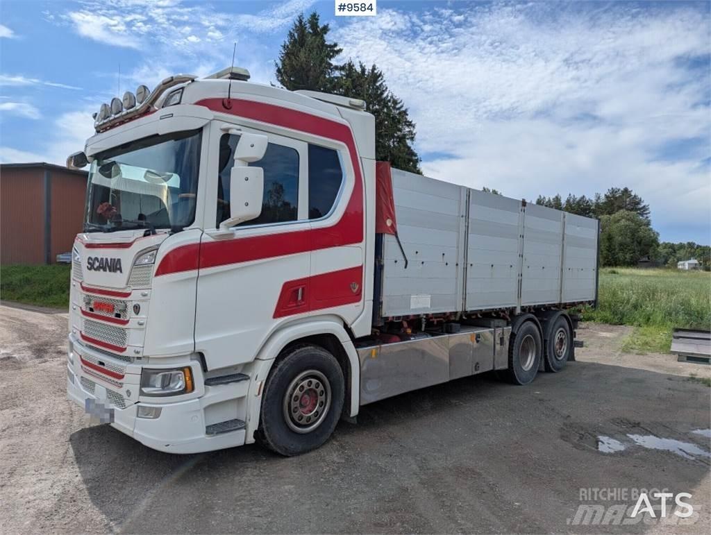Scania R580 6X2 Camiones caja cerrada