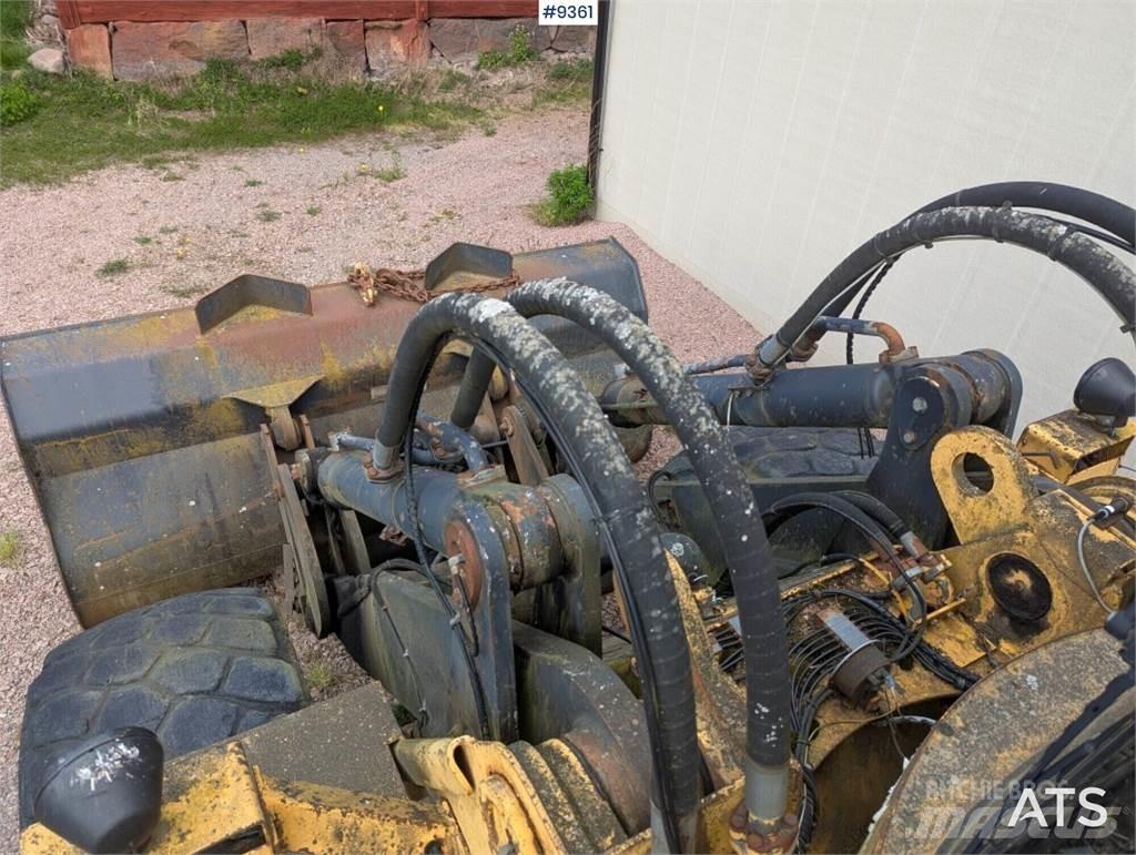 Volvo BM 4600B  Buldozer sobre ruedas