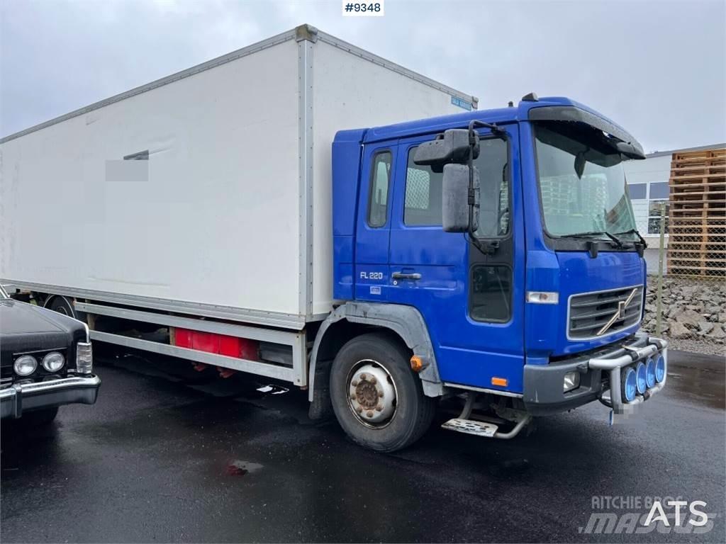 Volvo FL6 4X2 Camiones caja cerrada