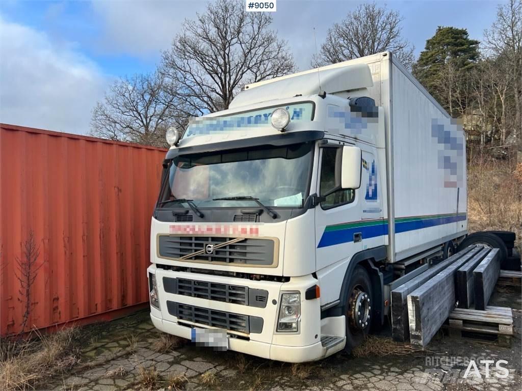 Volvo FM9 4X2 Camiones caja cerrada