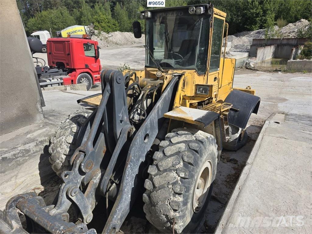 Volvo L120 Buldozer sobre ruedas
