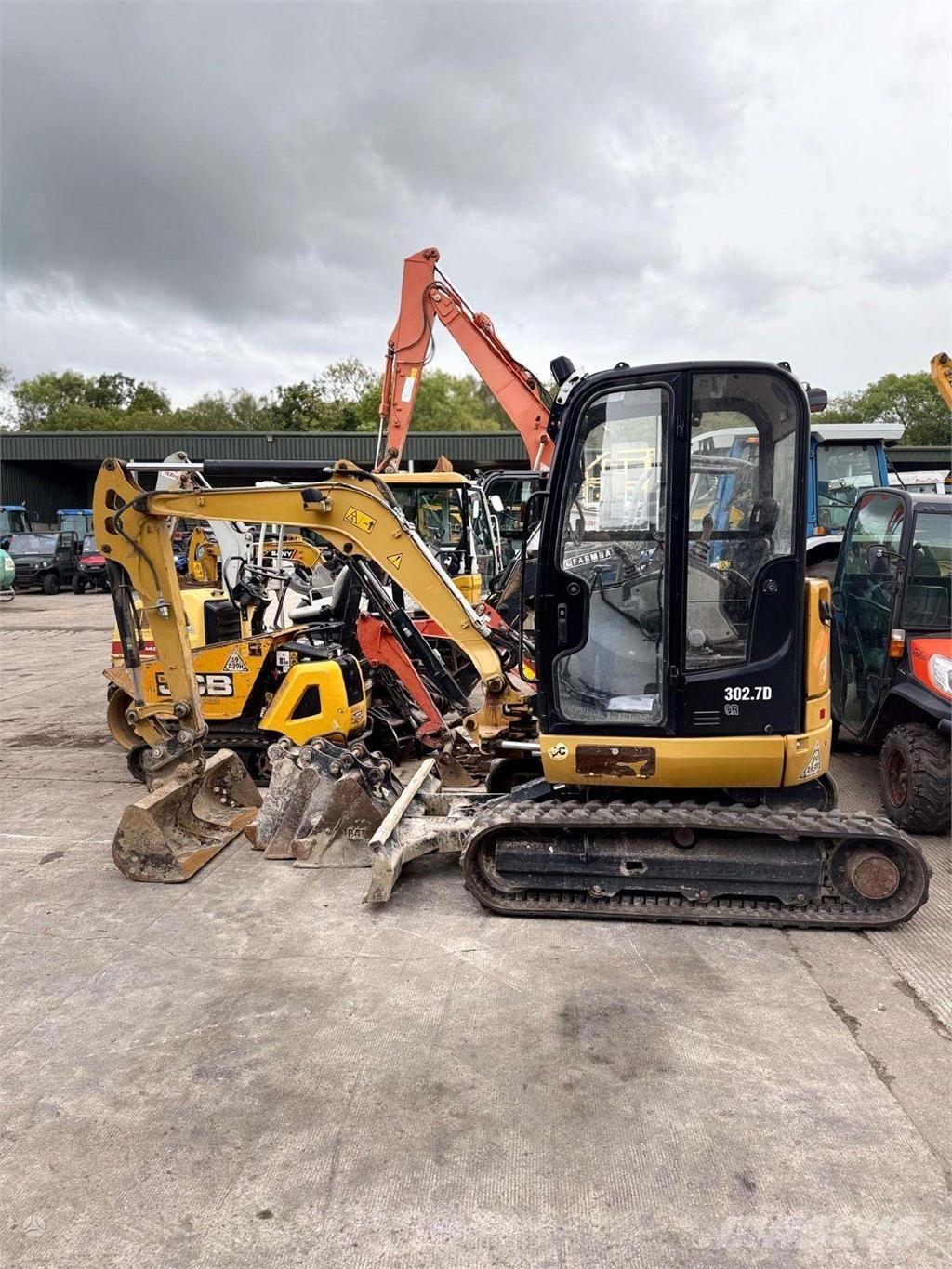 CAT 302.7 DCR Mini excavadoras < 7t