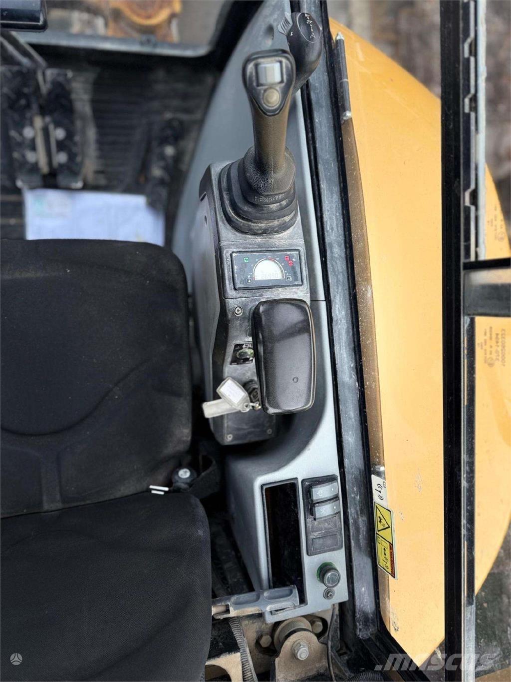 CAT 302.7 DCR Mini excavadoras < 7t