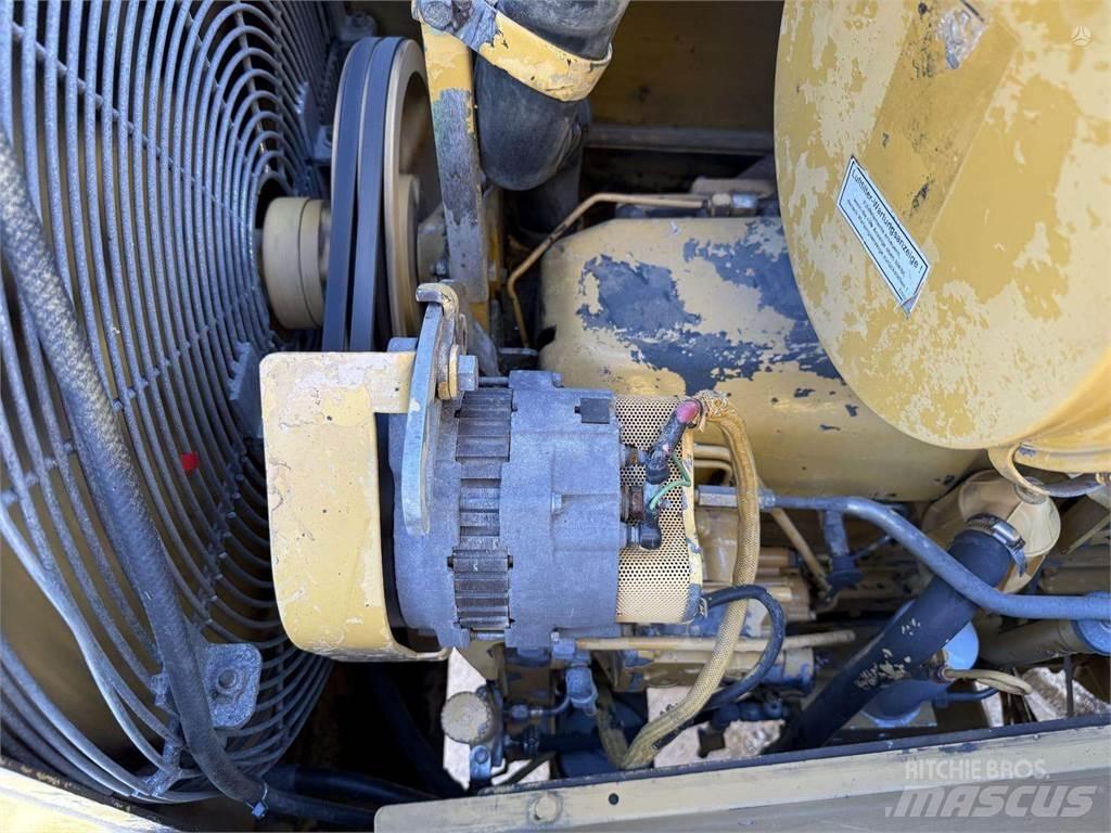 CAT D6M LGP Buldozer sobre oruga