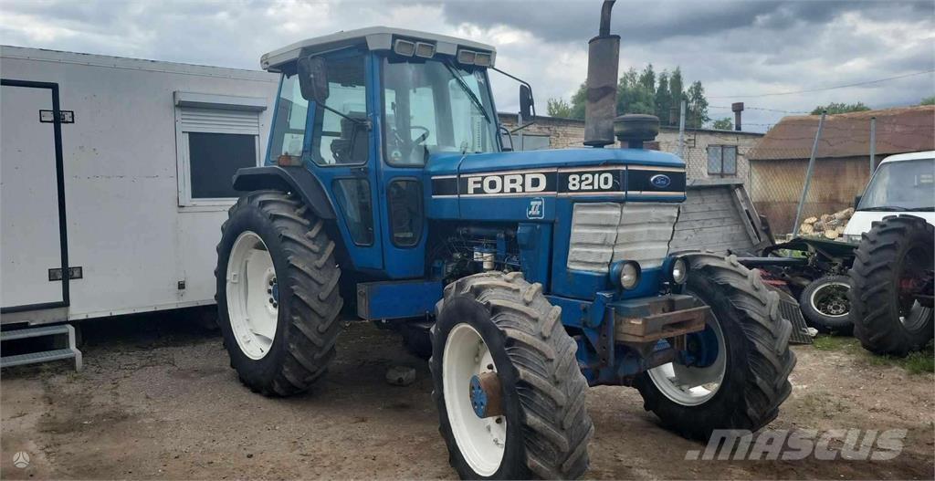 Ford 8210 Tractores