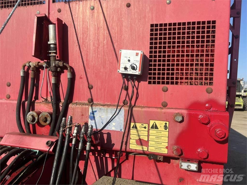 JF MT 22000 Desmenuzadoras, cortadoras y desenrolladoras de pacas
