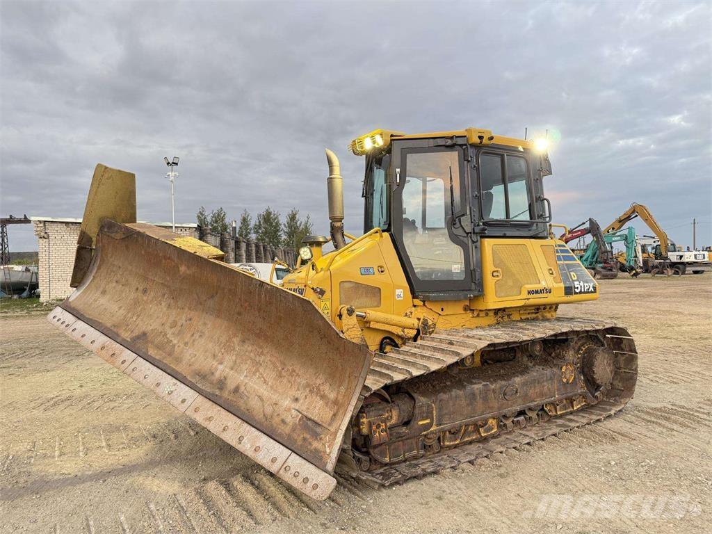 Komatsu D51PX-22 Buldozer sobre oruga