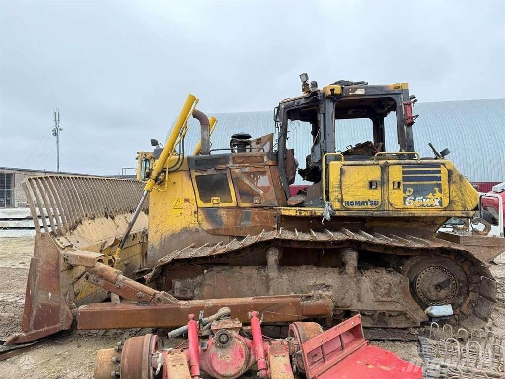 Komatsu D65WX-18 Buldozer sobre oruga