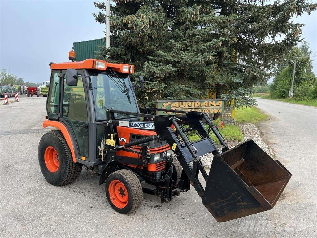 Kubota ST-30 Tractores