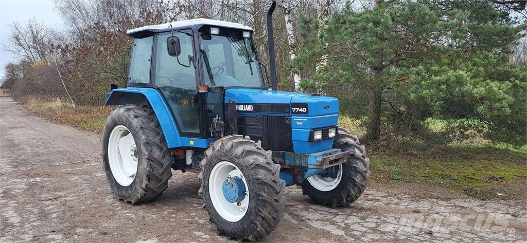 New Holland 7740 Tractores