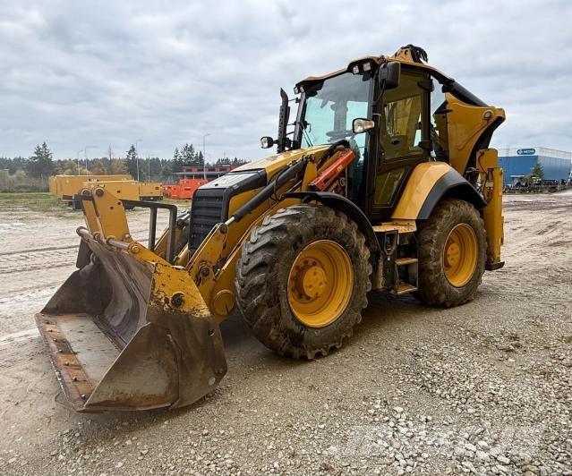 CAT 444F2 Retrocargadoras