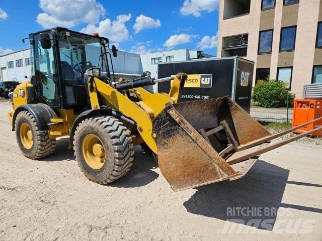 CAT 908M Cargadoras sobre ruedas