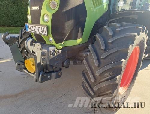 CLAAS ARION 550 Tractores