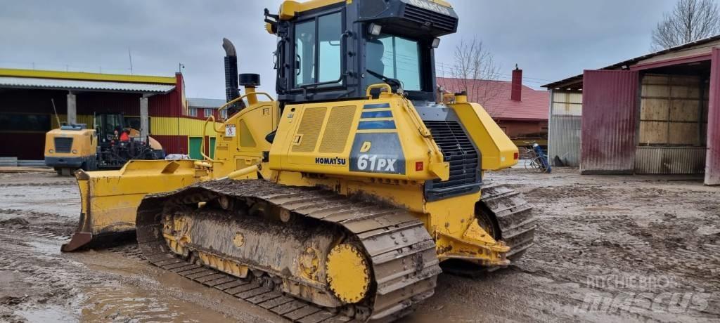 Komatsu D 61 PXI-24 Buldozer sobre oruga