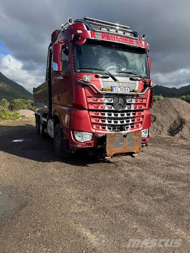 Mercedes-Benz Arocs Camiones bañeras basculantes o volquetes