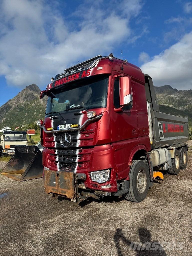 Mercedes-Benz Arocs Camiones bañeras basculantes o volquetes