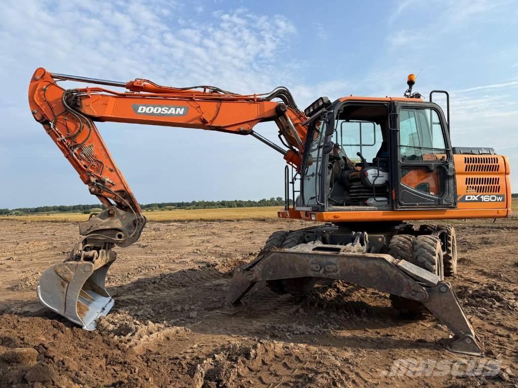 Doosan DX 160 W-3 Excavadoras de ruedas