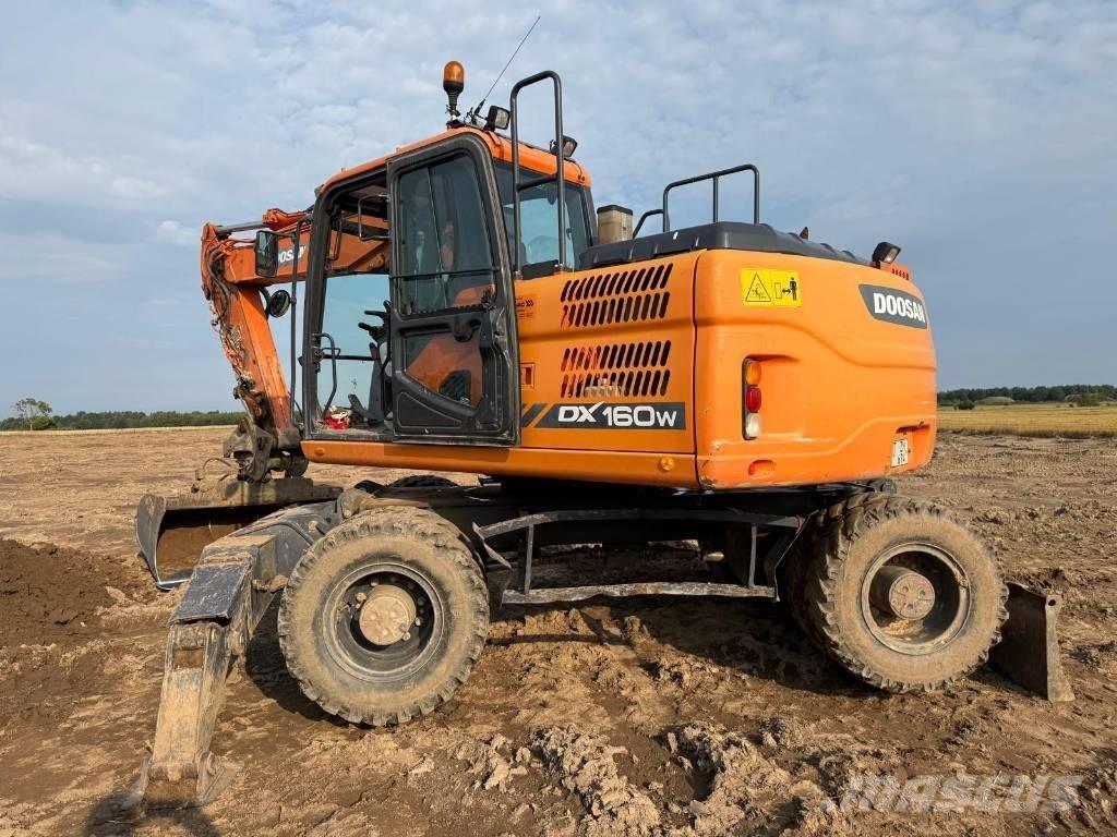 Doosan DX 160 W-3 Excavadoras de ruedas