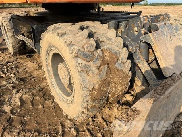 Doosan DX 160 W-3 Excavadoras de ruedas